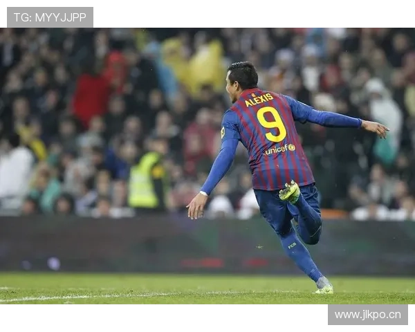 努涅斯对比亚历克西斯·桑切斯:南美前锋风格的进化与差异 努涅斯对比亚历克西斯·桑切斯:南美前锋风格的进化与差异